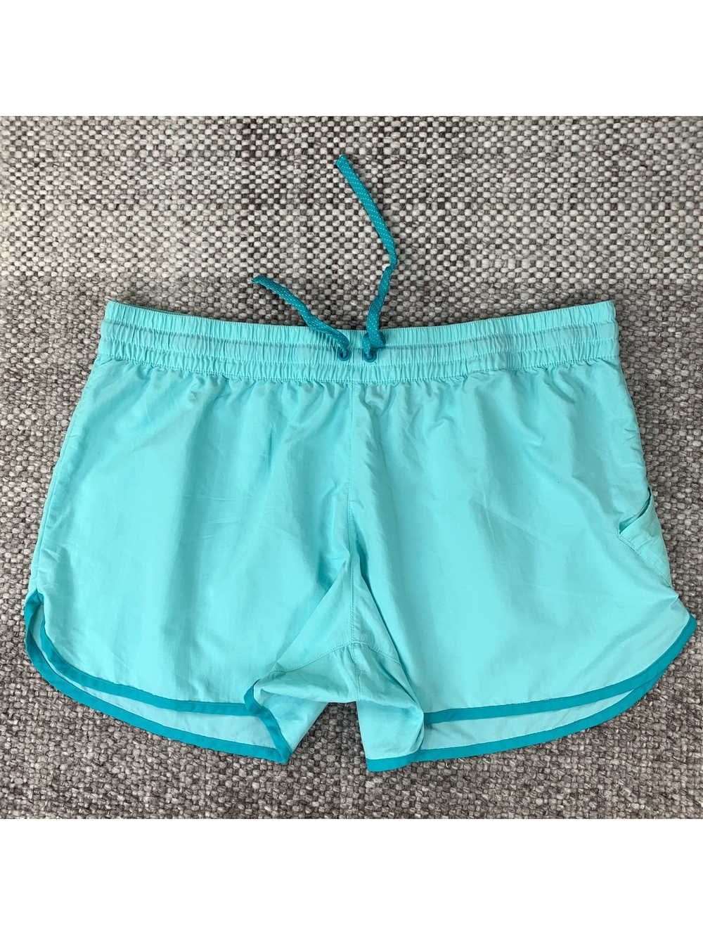 Columbia Womens Athletic Shorts Sz XL Mint Aqua Blue Drawstring Mid Rise Hiking